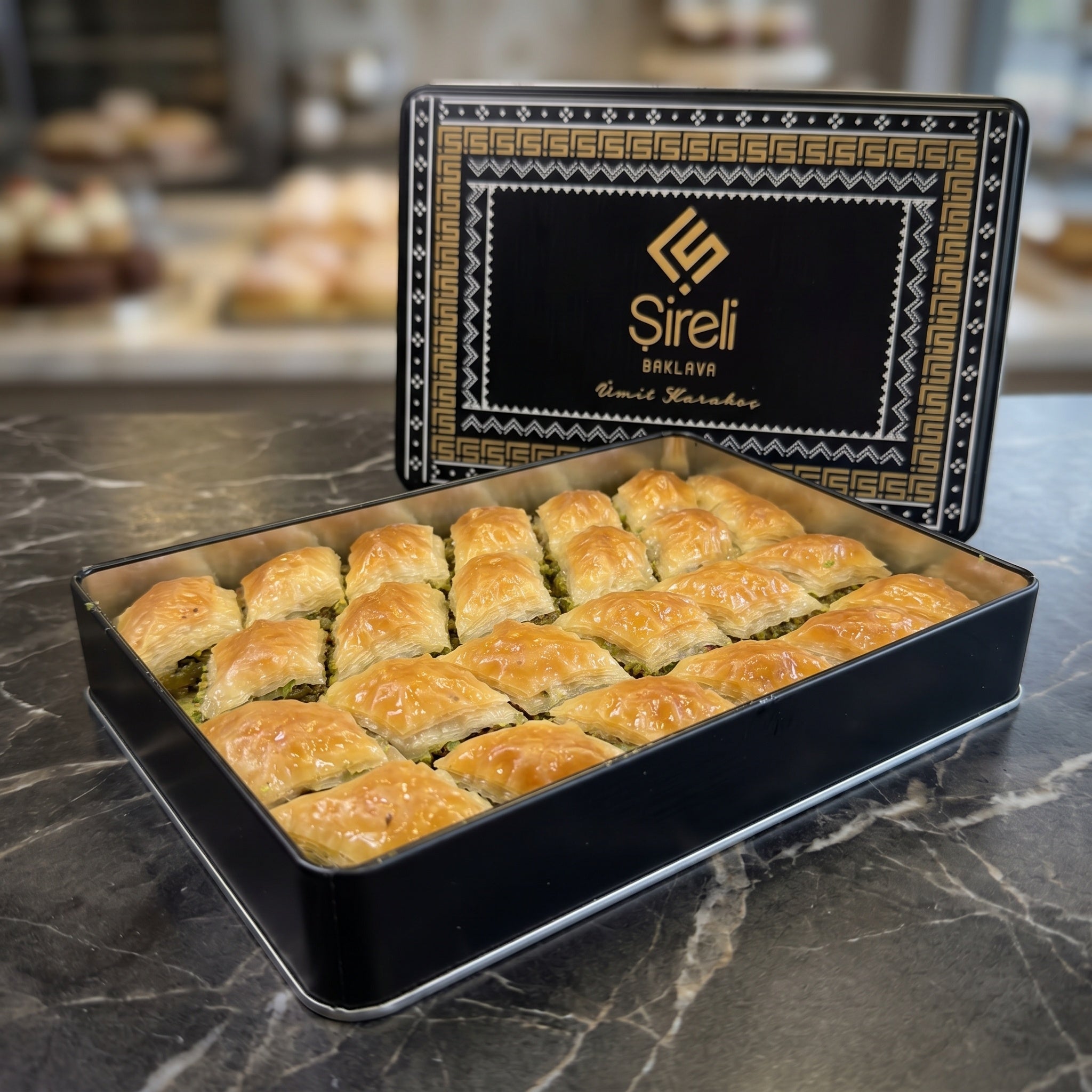 Premium Metal Kutu Fıstıklı Baklava